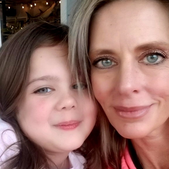 Meet your Posher, Trina Jean ๐ HI..  โค๐ - Picture 3 of 4